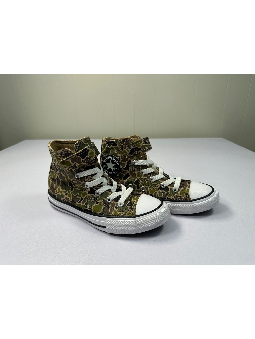 Converse Chuck Taylor All Star Dog Camo High Top Kids Size 1 A04757F